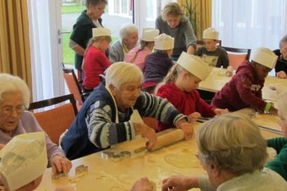 „In der CURA Weihnachtsbäckerei zaubern wir so manche Leckerei!“