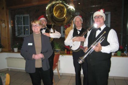 Große Weihnachtsfeier im Cura Seniorencentrum Husum Villa Spethmann