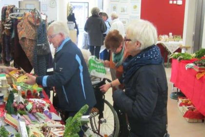 Vorweihnachtliche Stimmung auf dem Basar im CURA Seniorencentrum Heiligenhafen