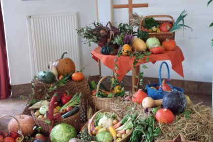 Erntedank- Gottesdienst mit Gitarrengruppe