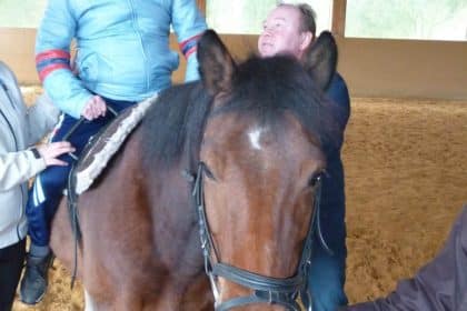 Mensch und Pferd- unsere Reittherapie im Seniorencentrum Barbara-Uttmann-Stift Schönheide