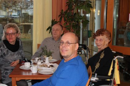 Traditioneller Adventsmarkt im Cura Seniorenzentrum Halle Lutherbogen