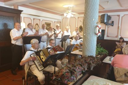 „Leinen los“ – Essener Hafen-Chor unterhält uns mit maritimen Klängen