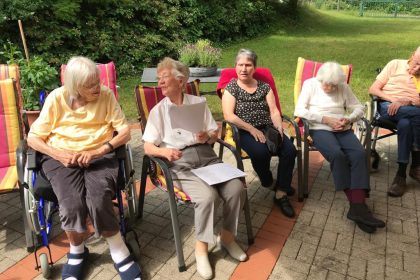 Gymnastik auf der Terrasse