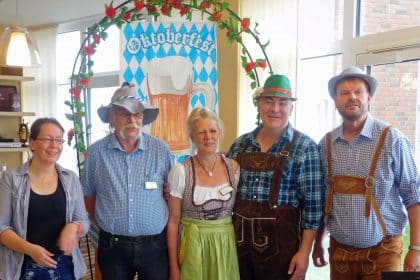 Was die“Wiesn“ im Süden, ist die Cafeteria im Norden.. … CURA Heiligenhafen feierte den Oktober nach bajuwarischer Art!