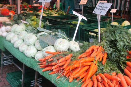 AUSFLUG AUF DEN WOCHENMARKT