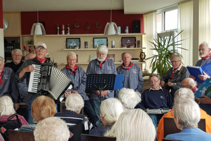 Stimmungsmusik von der Waterkant im CURA-Café!