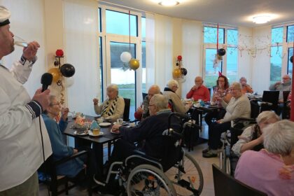 „Einen Toast auf das alte Jahr“ – CURA Heiligenhafen feiert Silvester!